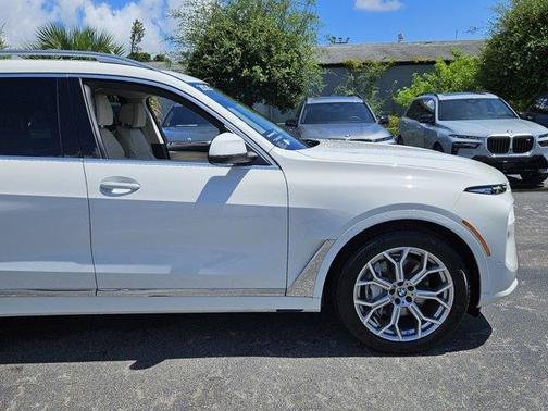 2025 BMW X7