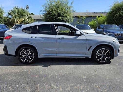 2022 BMW X4