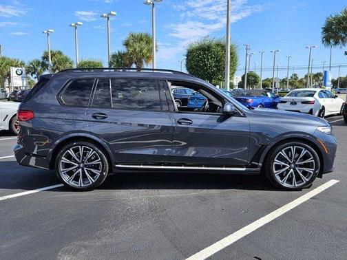 2022 BMW X7 