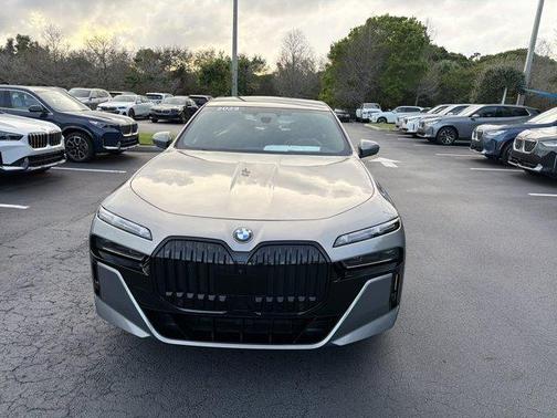 2023 BMW 760 