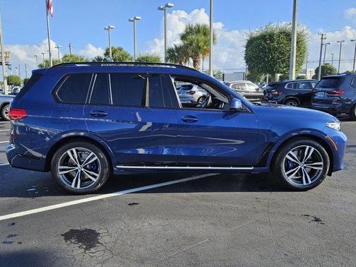 2022 BMW X7 