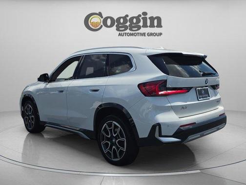 Mineral White Metallic 2025 BMW X1