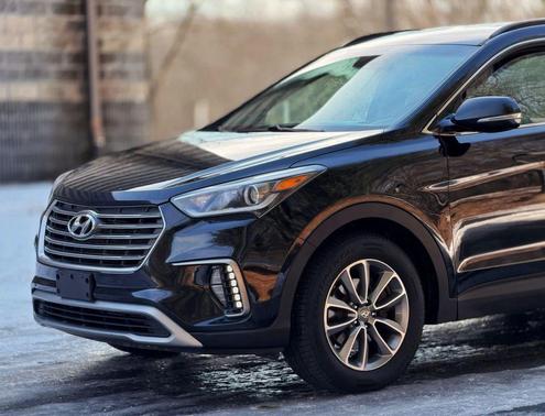2017 Hyundai SANTA FE SE