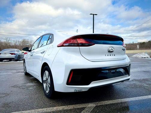 2017 Hyundai IONIQ Hybrid Blue