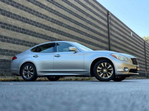 2013 INFINITI M37x Base
