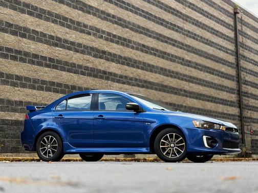 2016 Mitsubishi Lancer SE