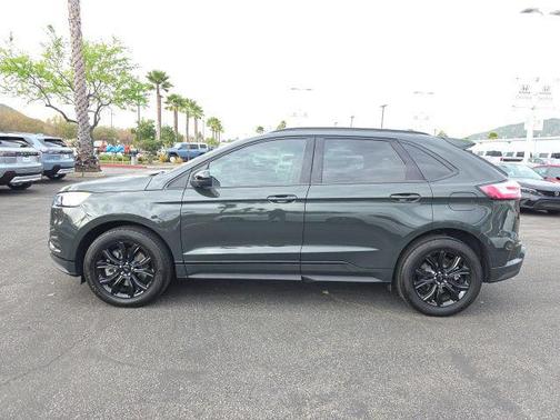 2023 Ford Edge SE