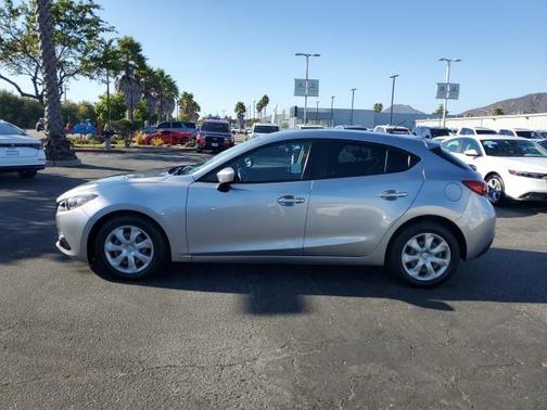 2016 Mazda Mazda3 i Sport