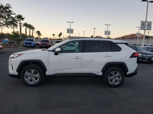 2024 Toyota RAV4 Hybrid XLE