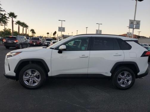 2024 Toyota RAV4 Hybrid XLE