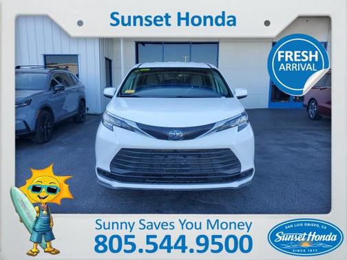 2023 Toyota Sienna LE