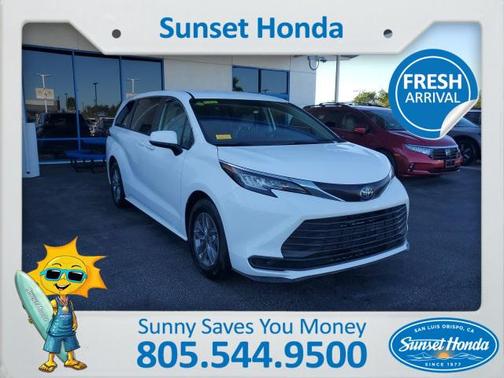 2023 Toyota Sienna LE
