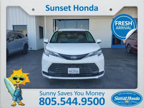 2023 Toyota Sienna LE