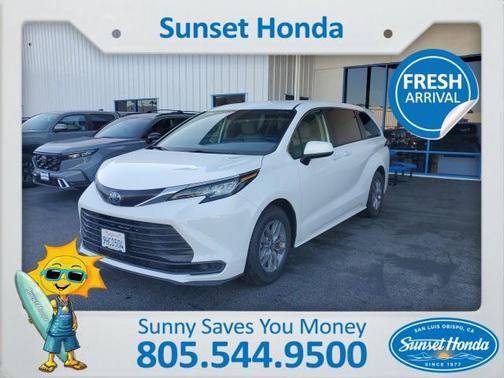 2023 Toyota Sienna LE