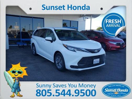 2023 Toyota Sienna LE