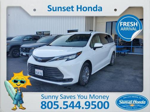 2023 Toyota Sienna LE