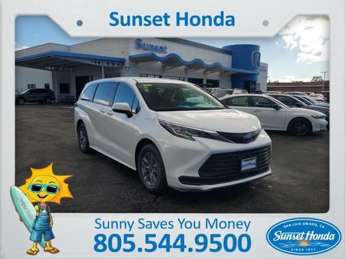 2023 Toyota Sienna LE