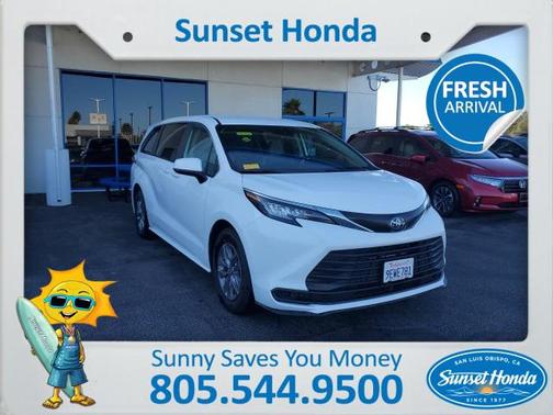 2023 Toyota Sienna LE