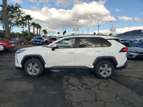 2024 Toyota RAV4 Hybrid XLE