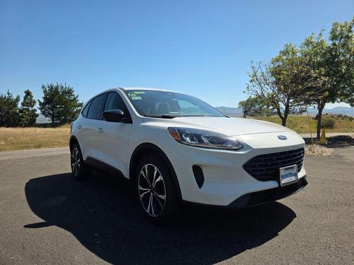 Oxford White 2022 Ford Escape SE