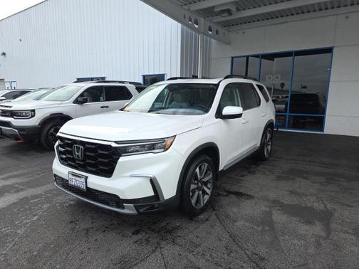 2023 Honda Pilot AWD Elite