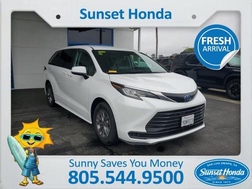 2023 Toyota Sienna LE