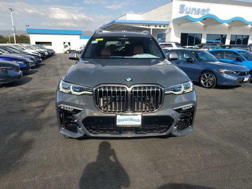 2021 BMW X7 M50i