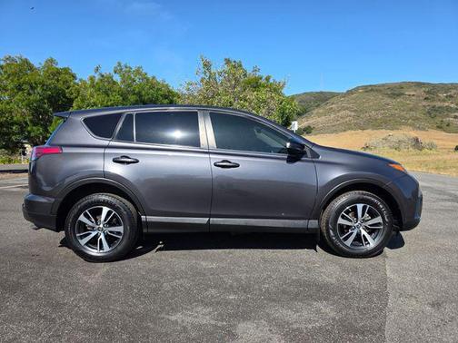 Magnetic Gray Metallic 2018 Toyota RAV4 LE