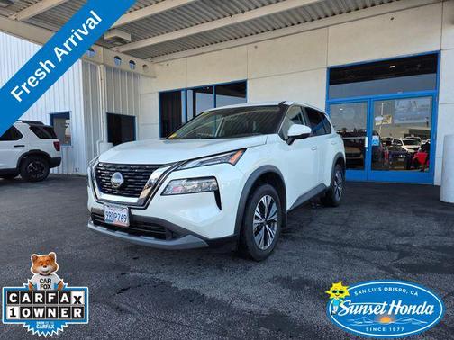 Pearl White Tricoat 2022 Nissan Rogue SV