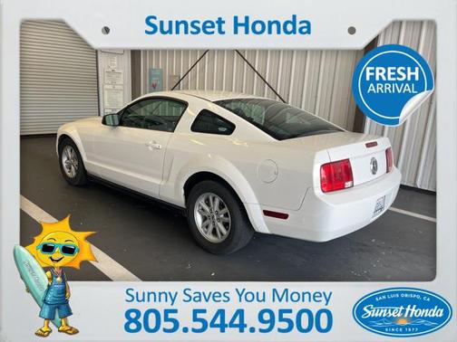 2005 Ford Mustang Deluxe