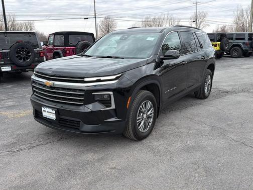 Mosaic Black Metallic 2026 Chevrolet Traverse LT