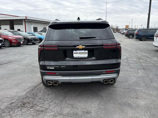 Mosaic Black Metallic 2026 Chevrolet Traverse LT