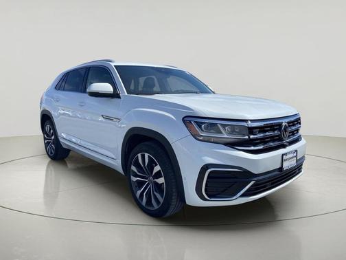 Oryx White Pearl 2022 Volkswagen Atlas Cross Sport 3.6L V6 SEL Premium R-Line