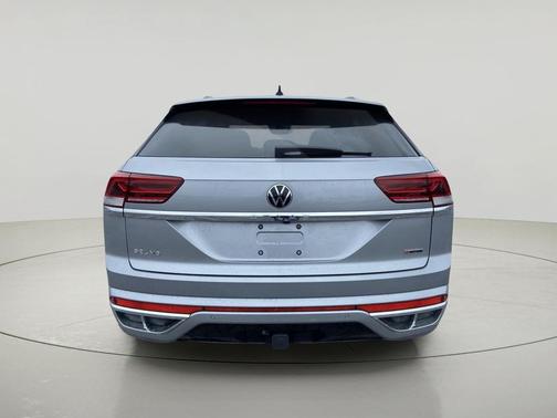 Pyrite Silver Metallic 2022 Volkswagen Atlas Cross Sport 3.6L V6 SEL R-Line