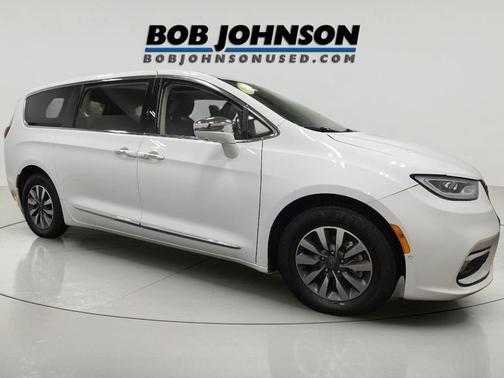 2022 Chrysler Pacifica Hybrid Limited