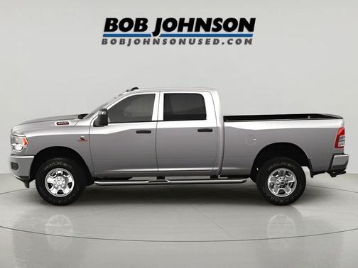 2024 RAM 3500 Tradesman Crew Cab 4x4 6'4' Box