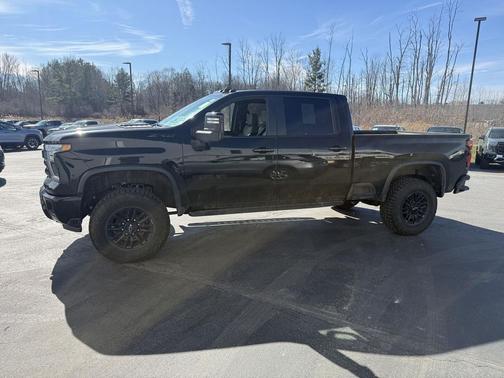 2024 Chevrolet Silverado 2500 4WD Crew Cab Standard Bed ZR2