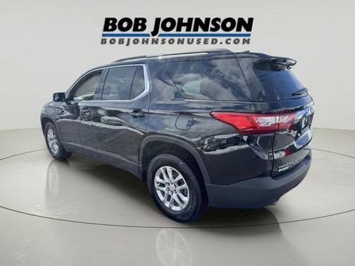 Mosaic Black Metallic 2020 Chevrolet Traverse LT Leather