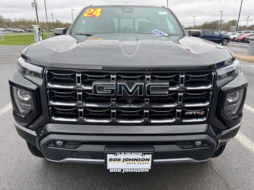 Onyx Black 2024 GMC Canyon AT4