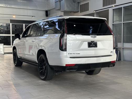 2024 Cadillac Escalade ESV Sport