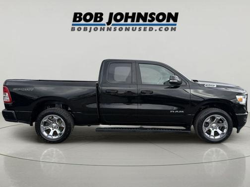 Diamond Black Crystal Pearlcoat 2022 RAM 1500 Big Horn/Lone Star