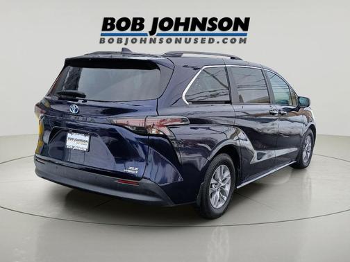 2024 Toyota Sienna MINIVAN