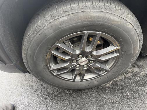 2025 GMC Acadia Elevation AWD