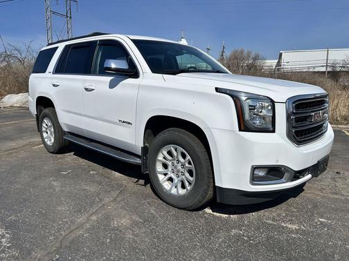 Summit White 2018 GMC Yukon SLE