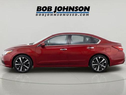 Scarlet Ember 2018 Nissan Altima 2.5 SR