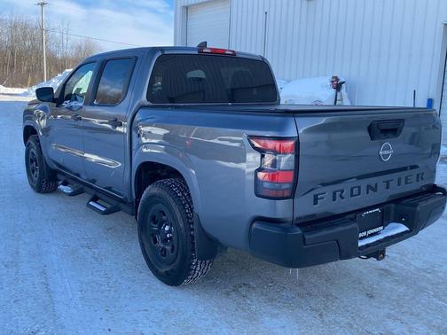 2024 Nissan Frontier S