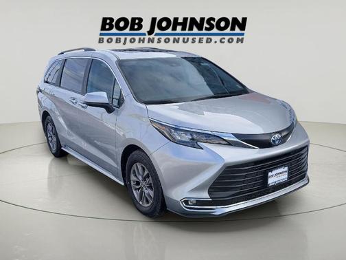 2024 Toyota Sienna XLE