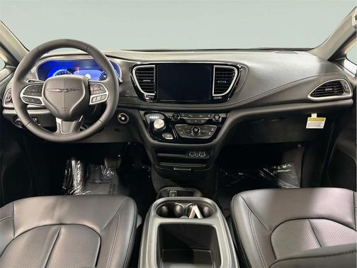 2025 Chrysler Pacifica L