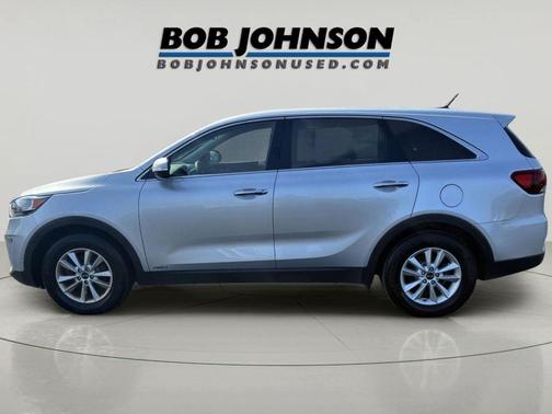 Sparkling Silver 2019 Kia Sorento LX