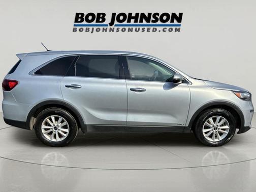 Sparkling Silver 2019 Kia Sorento LX